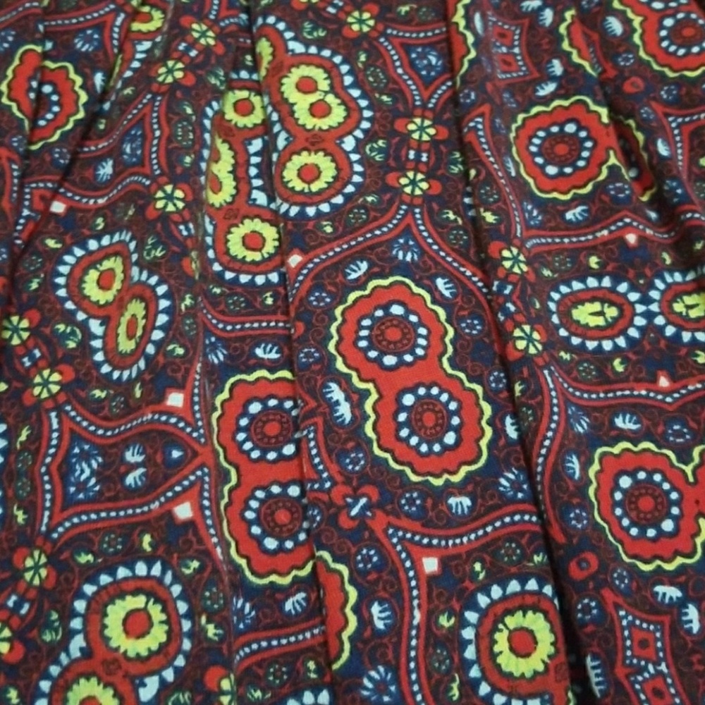 Small LuLaRoe Madison - Picture 2 of 3